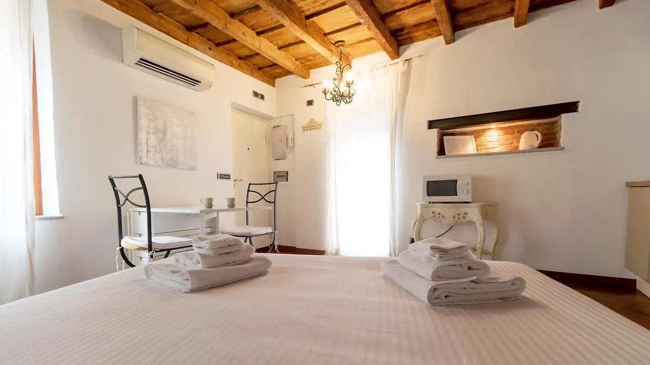 Italianway-Ponte Vetero Apartment Milan 0*,